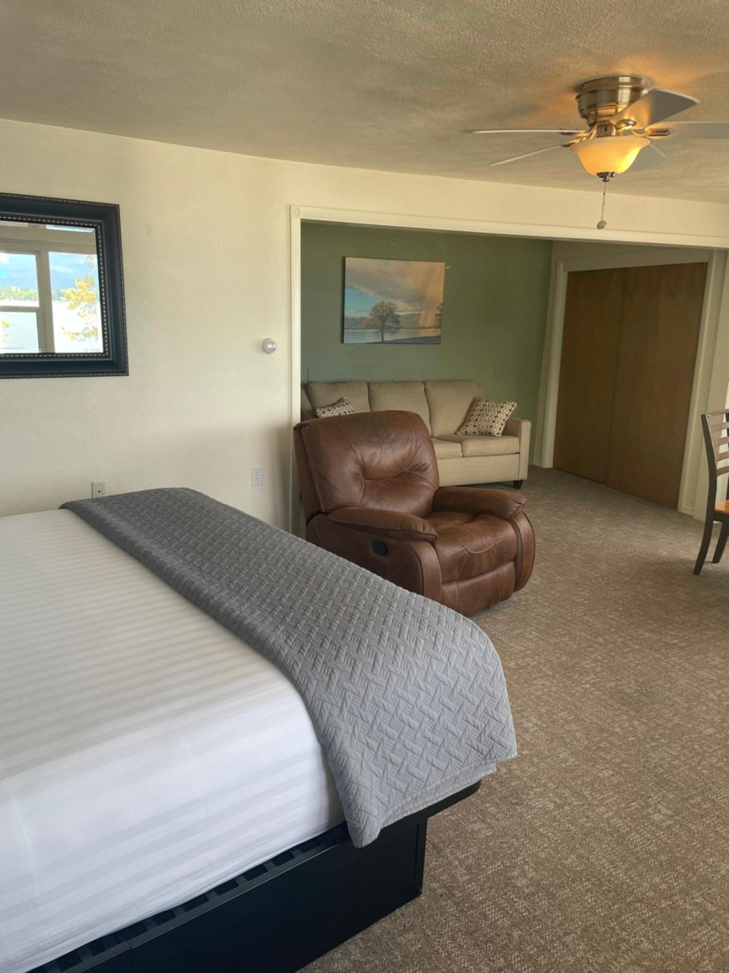 Americas Best Value Inn Polson Εξωτερικό φωτογραφία