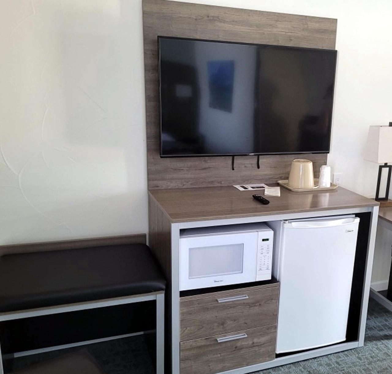Americas Best Value Inn Polson Εξωτερικό φωτογραφία